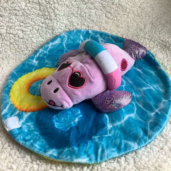 Basic Fun 2022 Cutetitos Islanditos Manateetio Plush w Wrap Stuffed Animal Toy - Picture 3 of 15